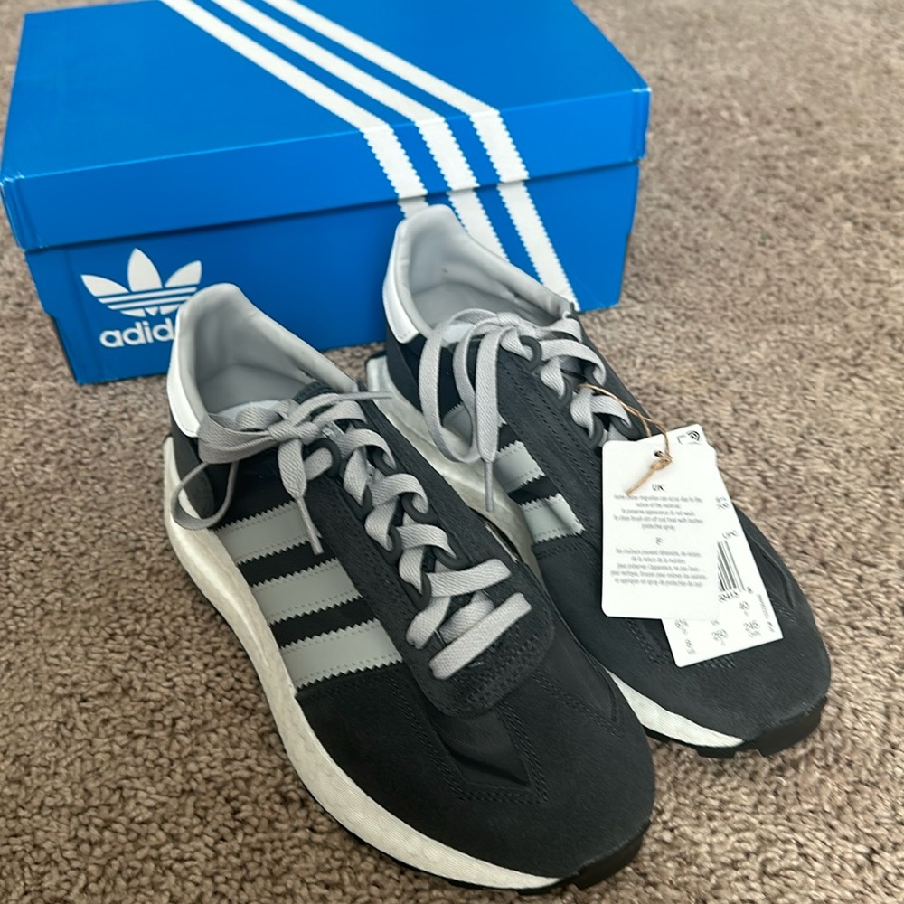 Brand New Adidas Retrophy Women’s shoes. Size 8.